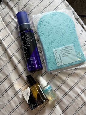 St. Tropez Self Tan Supreme Violet + Applicator Mitt Bundle